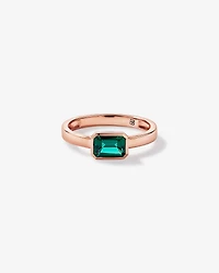 Création d’une bague en lunette émeraude or rose 10 carats