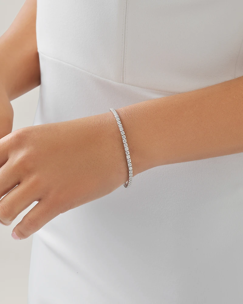0.50 Carat TW Diamond Tennis Bracelet in Sterling Silver