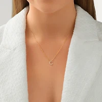 Collier à initiale « C » en or jaune 10 K avec diamants totalisant 0,10 ct