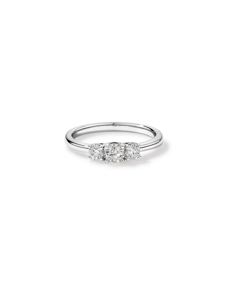 Bague en or blanc 14 carats avec diamants de 0,50 carat et 3 pierres Signature 101