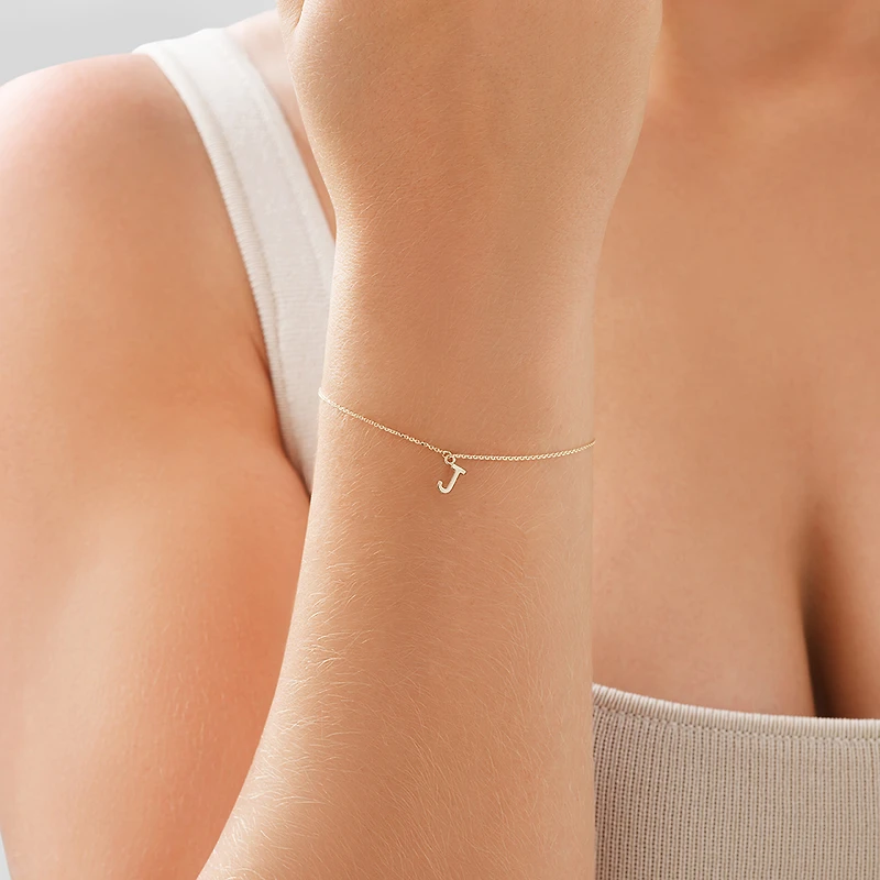 19cm (7.5") J Initial Bracelet in 10kt Yellow Gold