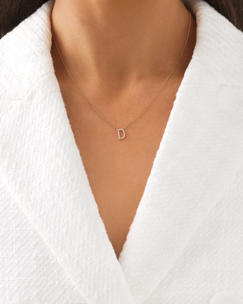 Collier à initiale « D » en or jaune 10 K à diamants totalisant 0,10 ct