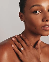 1,10 carat Poids Total Bague de Fiançailles à Trois Pierres en Ovale et Poire en Or Blanc 18kt