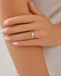 Bague de fiançailles en or blanc 14 K avec diamants totalisant 0,78 ct