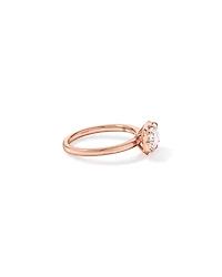 Bague solitaire en or rose 14 carats sertie d'un diamant de laboratoire taille émeraude 1,50 carat