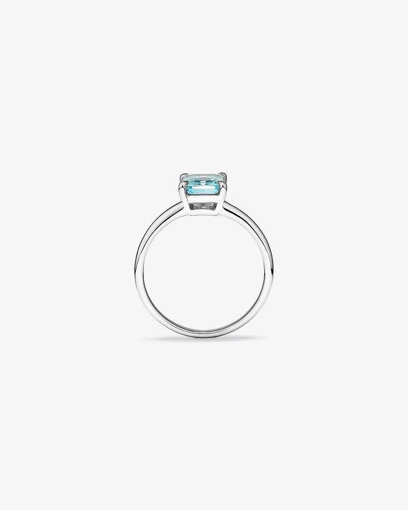 Ring with Aquamarine in 10kt White Gold