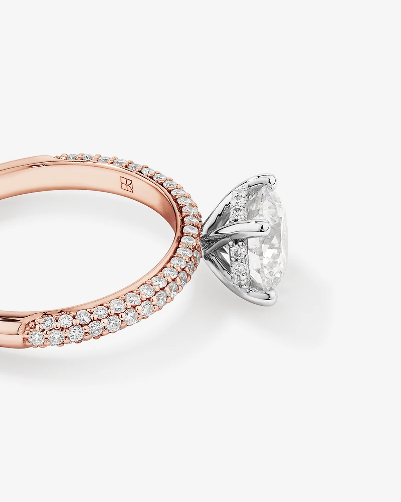 Bague de fiançailles ronde TW de 1,95 carat en diamants brillants et diamants en or rose et blanc 14 carats