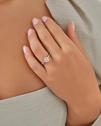 Bague de fiançailles solitaire certifiée avec un diamant de 1,50 carat TW en or blanc 14 carats