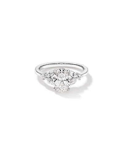 Bague de fiançailles en diamant laboratoire taille ovale 1,73 carat poids total avec pierres latérales marquise or blanc 14 kt
