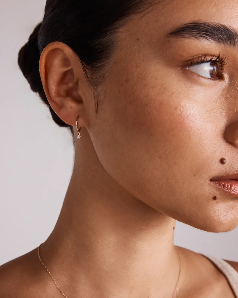 Boucles d’oreilles rondes en diamant brillant en or jaune 10 carats