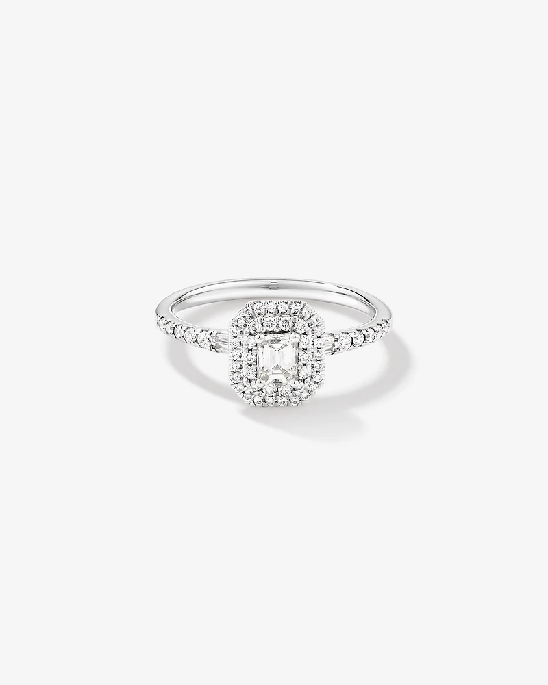 0,55 carat TW bague de fiançailles halo avec diamant taille émeraude et accents latéraux baguette en or blanc 14 carats
