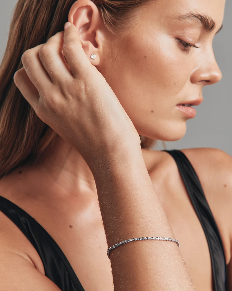 0.82 Carat TW Diamond Tennis Bracelet 10kt Yellow Gold