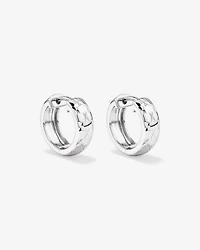 Boucles d'Oreilles Huggie Hoop à Texture Découpe de Diamant en Argent Sterling
