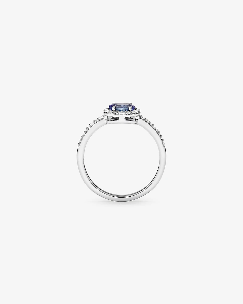 Bague Halo "East West" Avec Pierre Précieuse Tanzanite Bleue Taille Ovale Et 0,15 Carat Pt De Diamants En Or Blanc 10 Ct