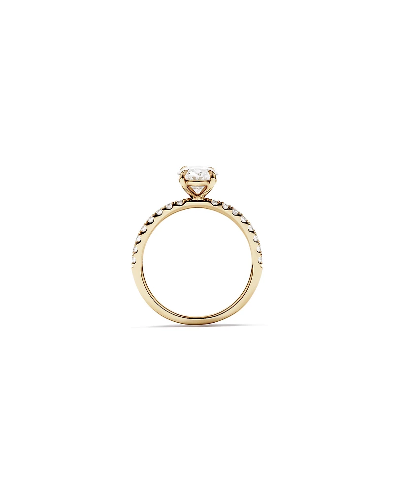 Bague de fiançailles 1,81 carat TW ovale cultivée en laboratoire avec accent latéral diamant or jaune 14 carats