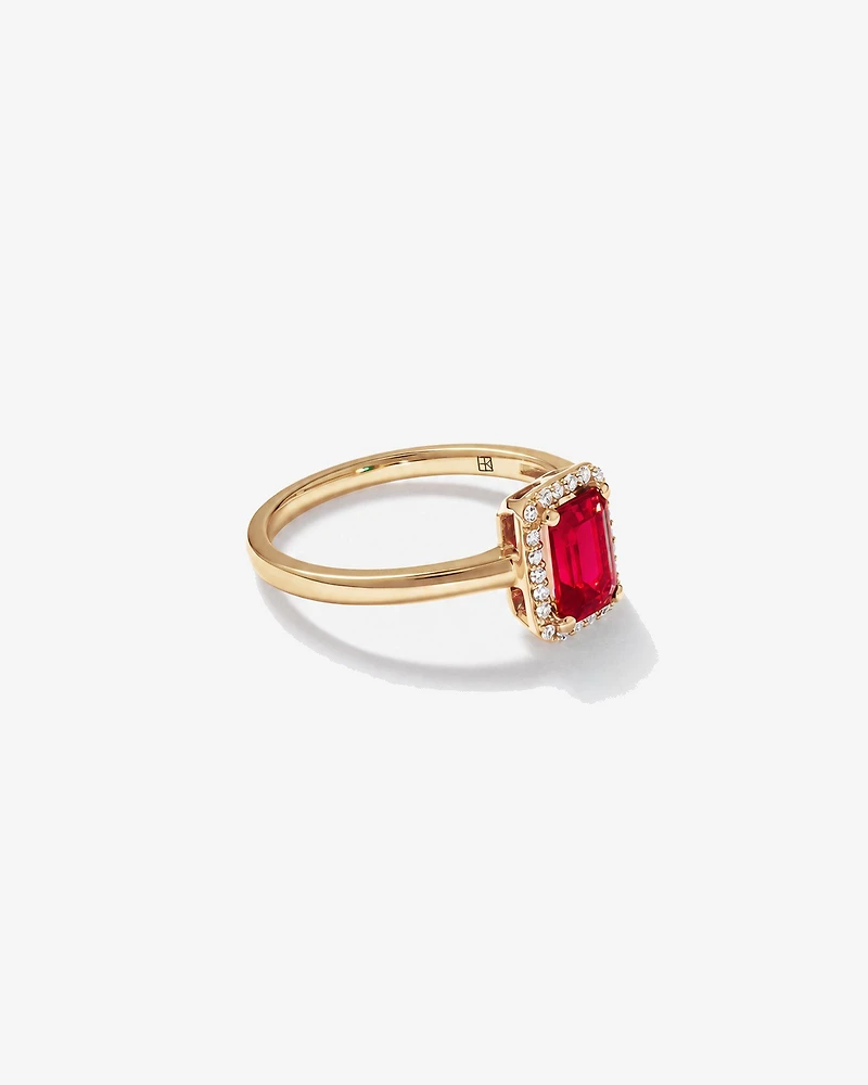 Bague halo Rubis créé taille émeraude avec diamants en or jaune 10 ct
