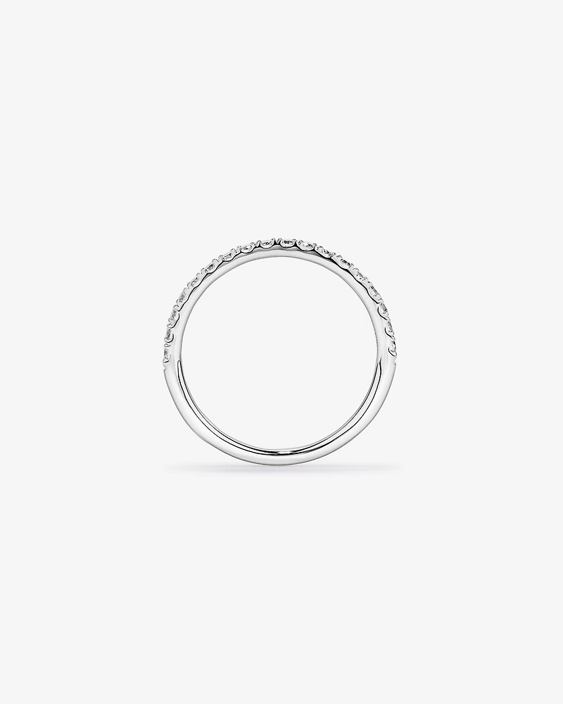 Alliance en or blanc 14 carats sertie d'un diamant rond brillant de synthèse 0,34 carat