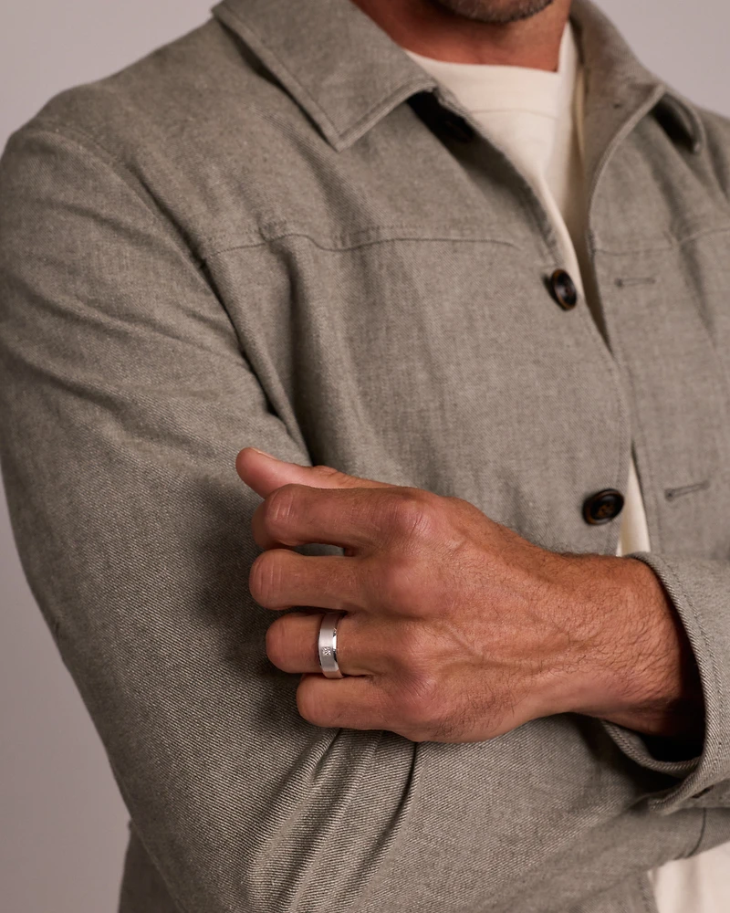 Bague en or blanc 10 K avec diamants totalisant 0,15 ct pour homme