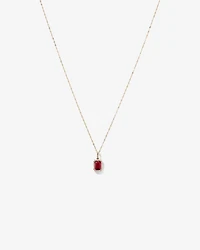 Pendentif halo Rubis créé taille émeraude avec diamants et chaîne en or jaune 10 ct