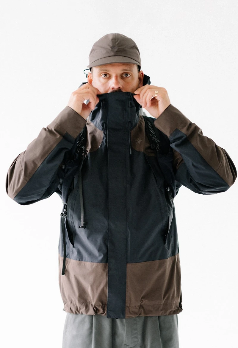 Goldwin Pertex Unlimited 2L Jacket - Jet Brown / Black | King