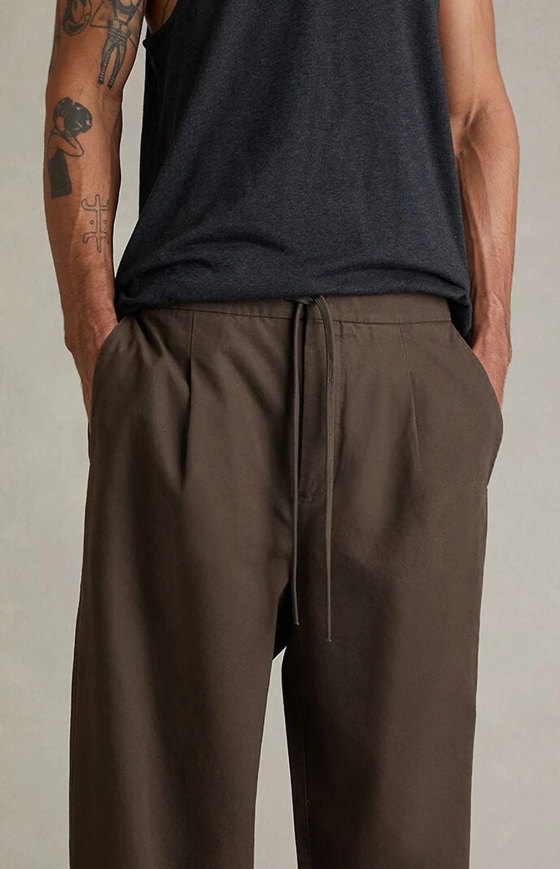 Fear of God ESSENTIALS Brown Pleated Baggy Pants