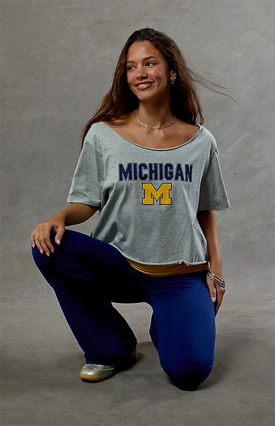 WILD COLLECTIVE Michigan Wolverines Off-The-Shoulder Oversized T-Shirt