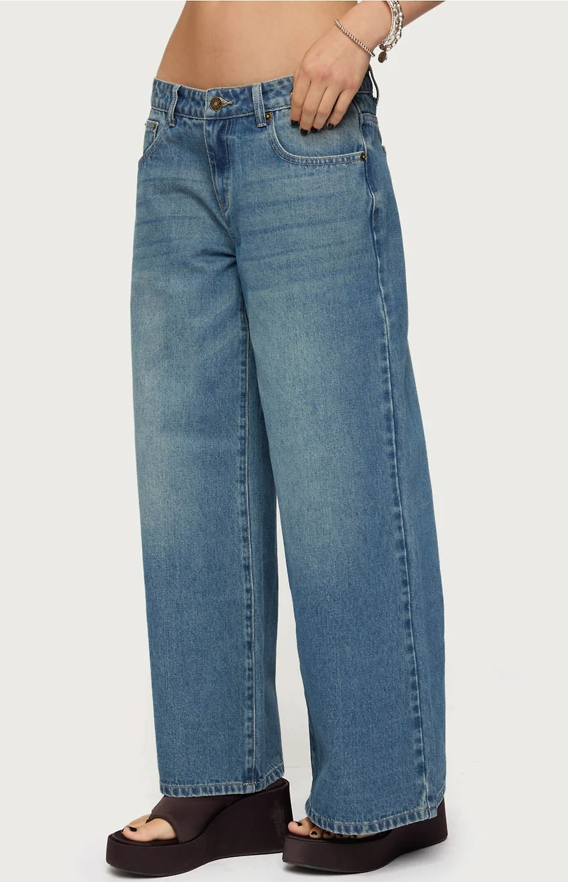 Edikted Petite Vyxen Vintage Washed Low Rise Jeans