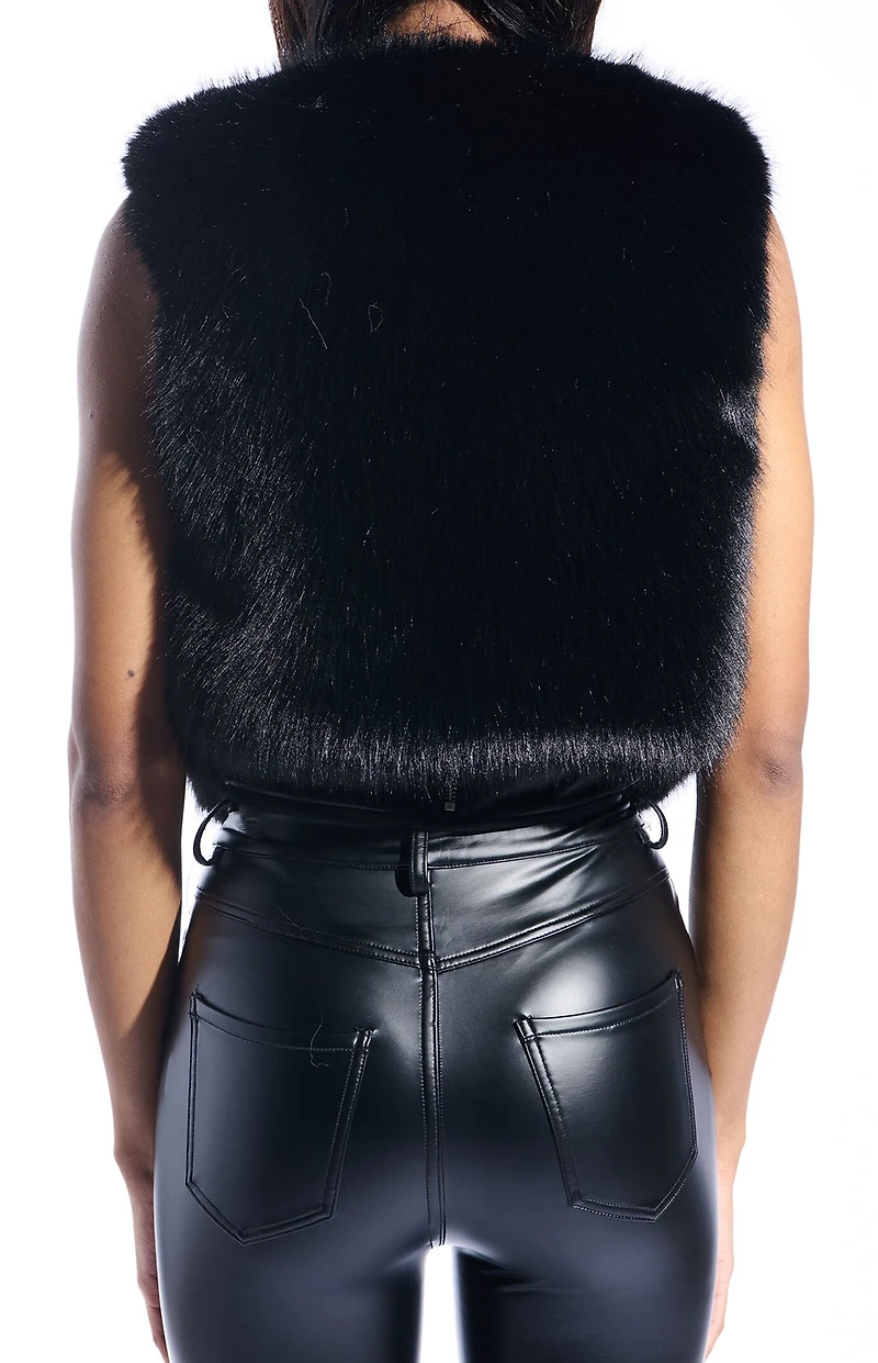 AZALEA WANG Meela Black Faux Fur Vest
