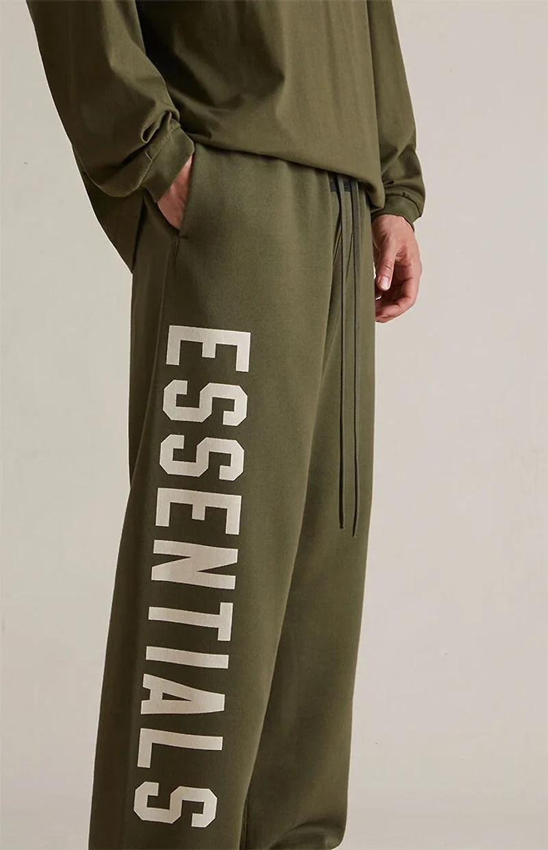 Fear of God ESSENTIALS Military Fleece Relaxed Sweatpants
