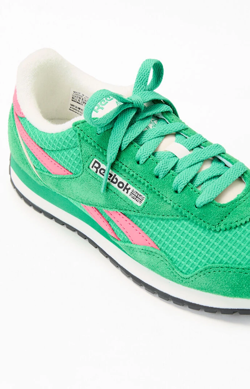 Reebok Women's Green Classic AZ Waffle Knit Sneakers