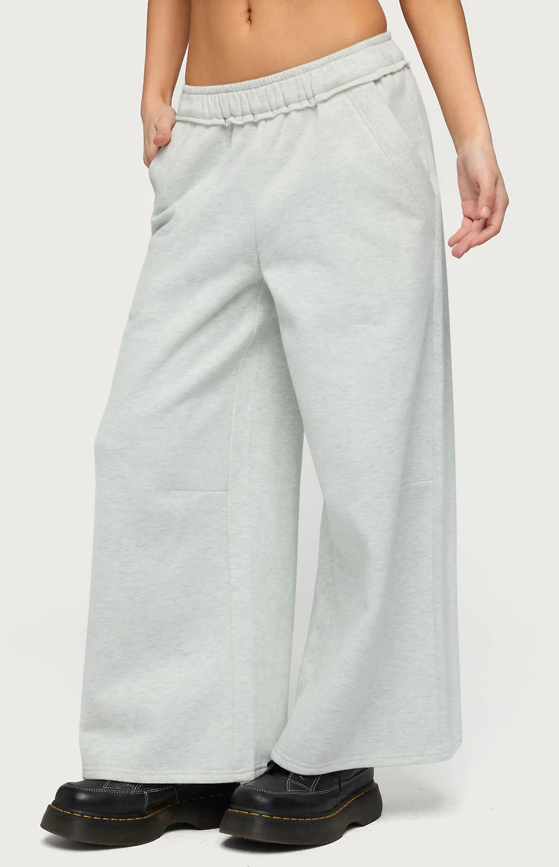 Edikted Petite Kori Oversized Sweatpants