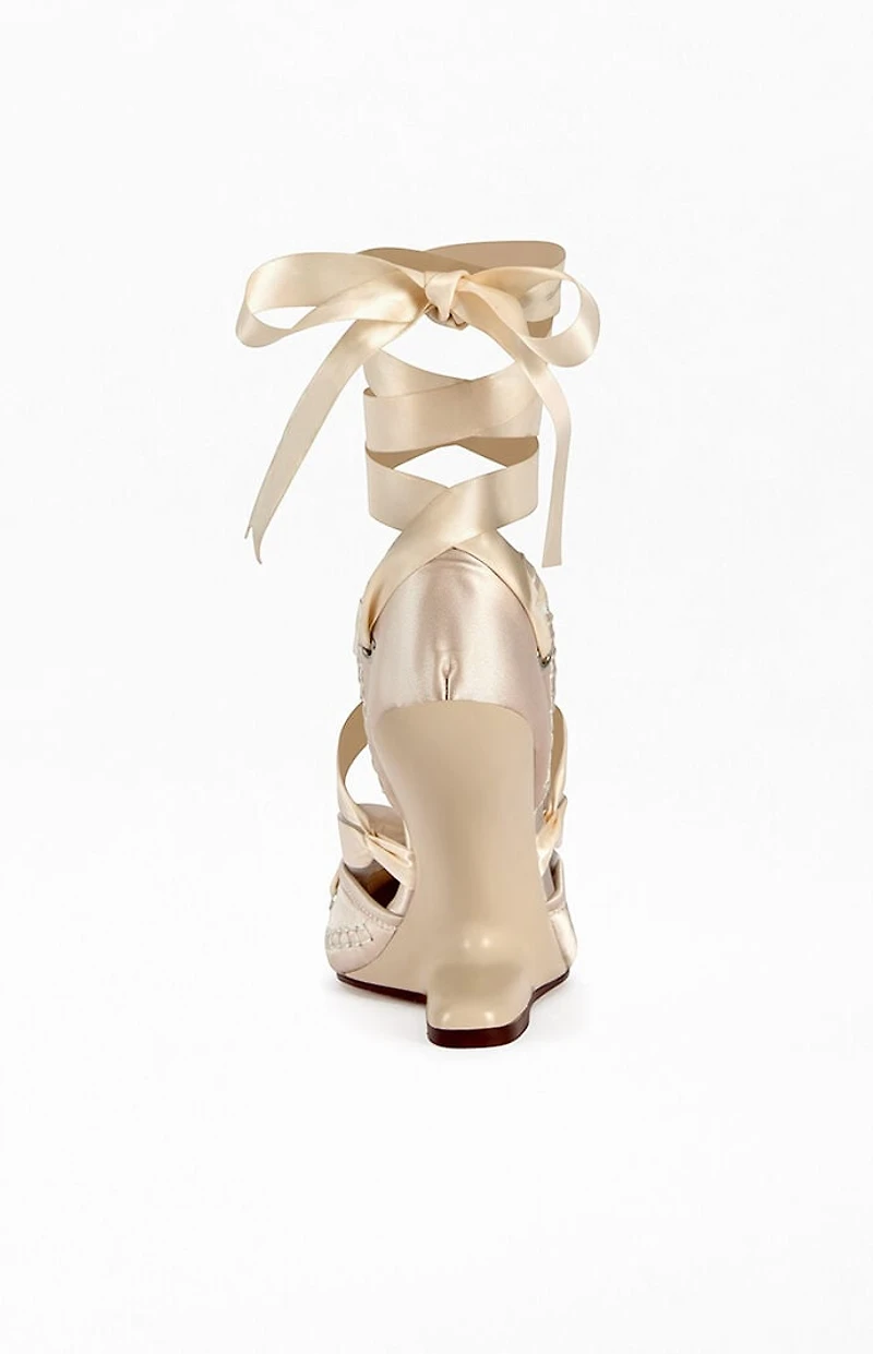 AZALEA WANG Women's Pirouette Ivory Wedge Pumps