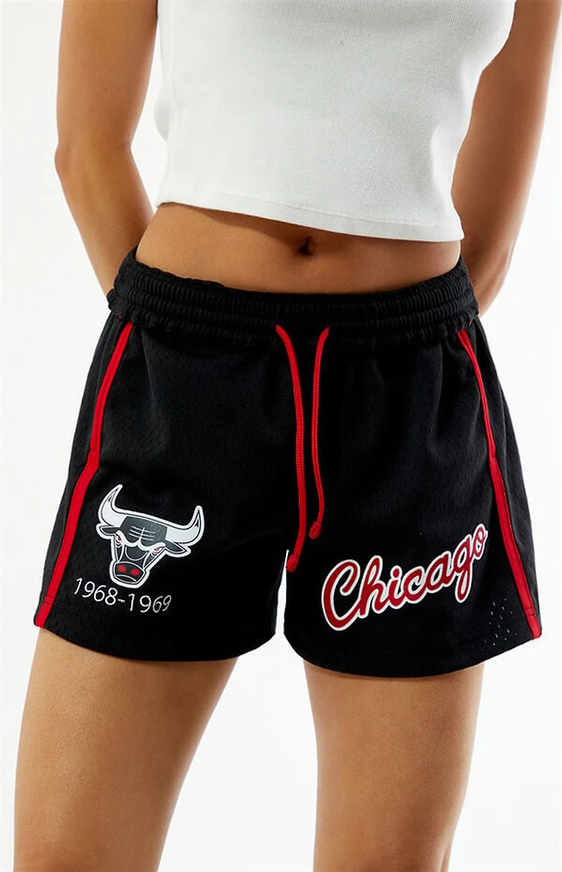 Mitchell & Ness NBA Chicago Bulls Mesh Jump Basketball Shorts
