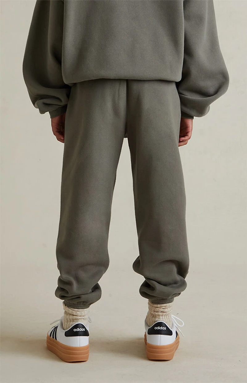 Fear of God ESSENTIALS Kids Moss Classic Fleece Sweatpants