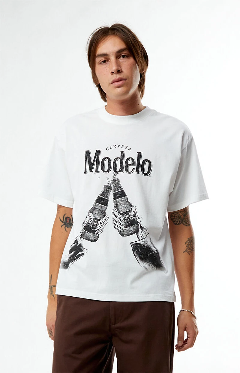 Modelo Salud Dia De Los Muertos T-Shirt