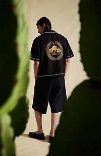 Modelo Piping Logo Camp Shirt