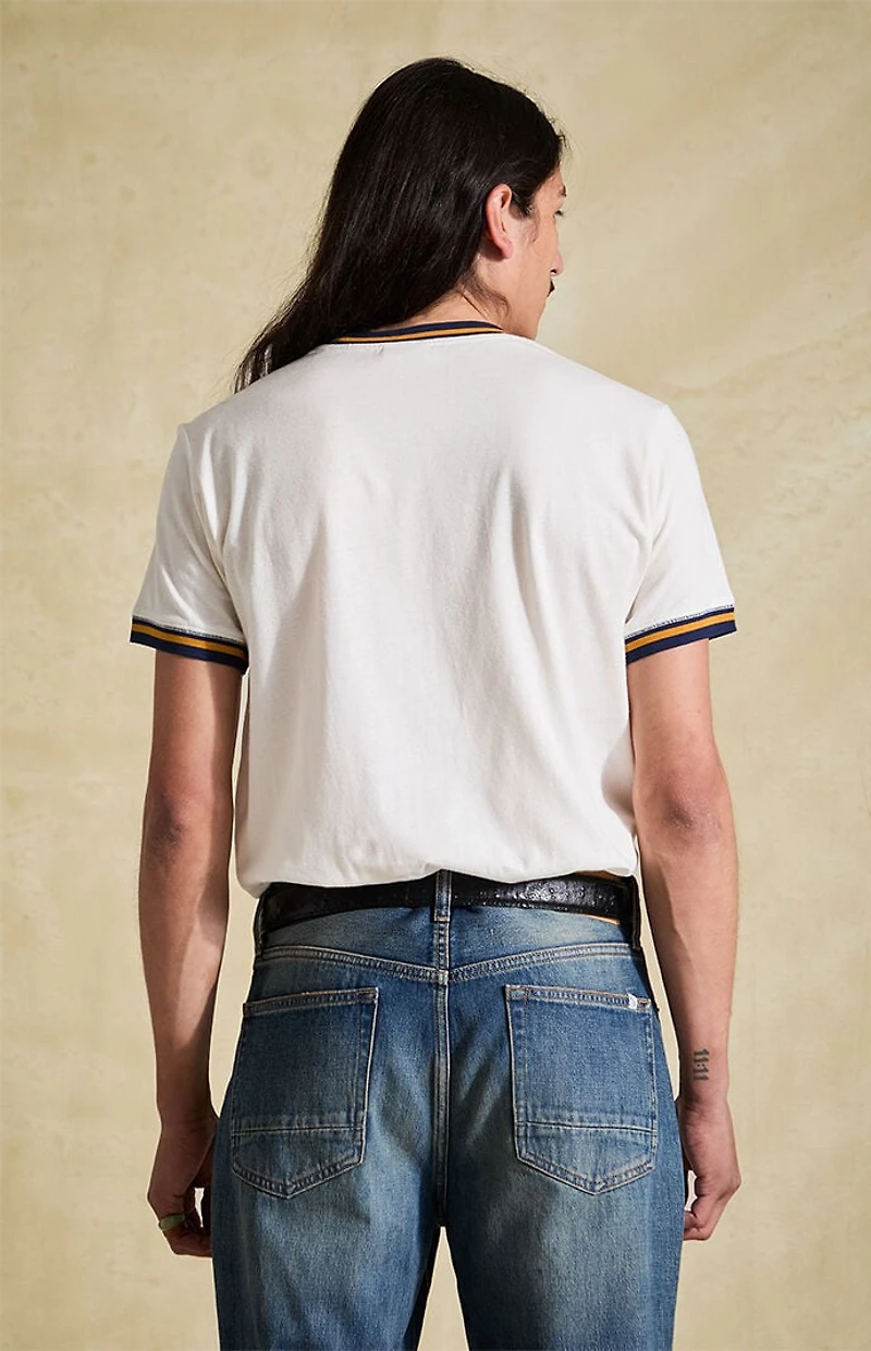 Modelo Classic Ringer T-Shirt