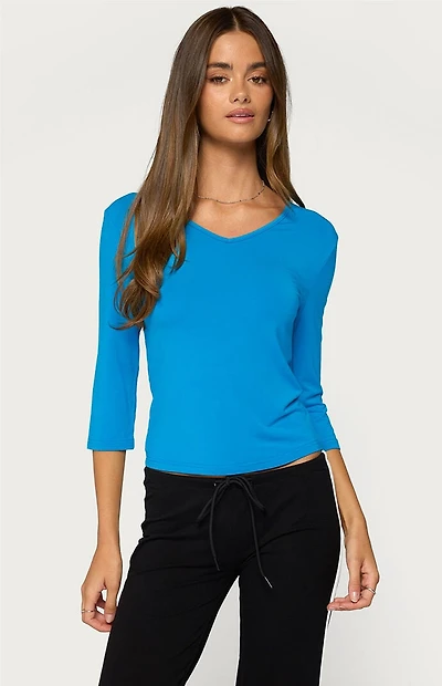 Edikted Toralei Quarter Sleeve V-Neck Top