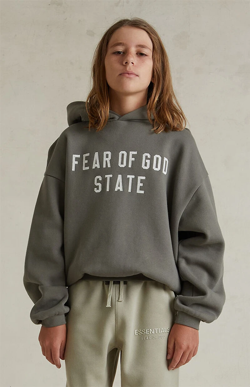 Fear of God ESSENTIALS Kids Moss '90s Fit Fleece Hoodie