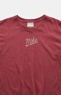 PS VINTAGE Maroon 2000s Nike Graphic T-Shirt