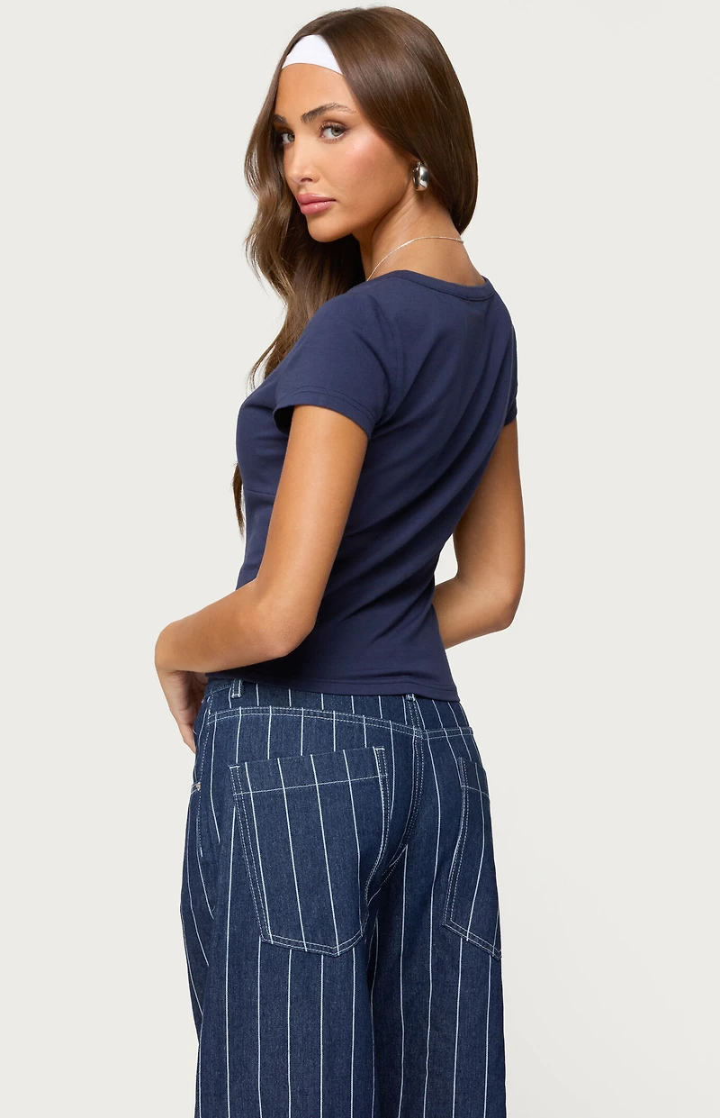 Edikted Merinda V Neck T-Shirt