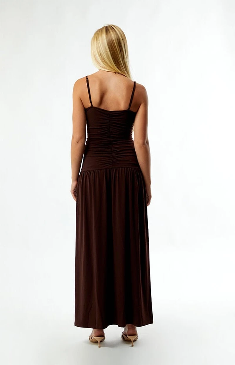 WEWOREWHAT Ruched Front Scoop Maxi Dress