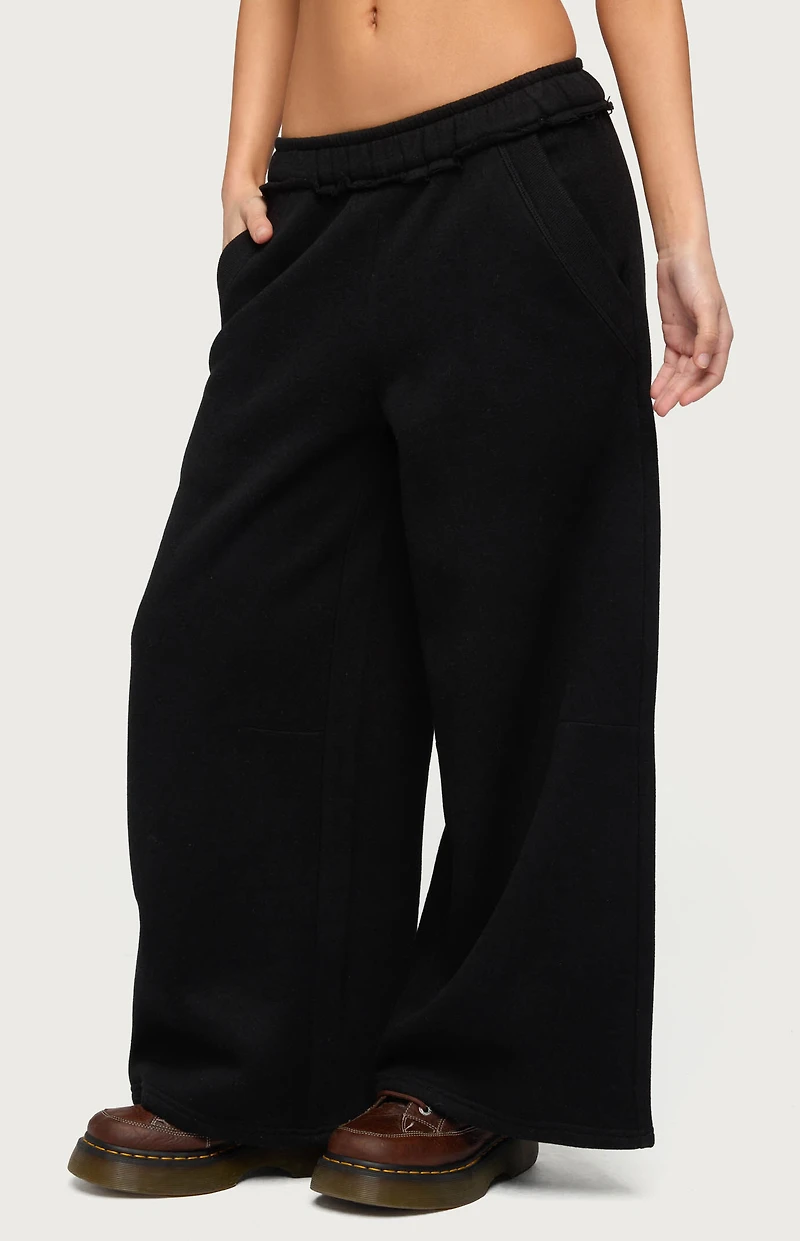 Edikted Petite Kori Oversized Sweatpants