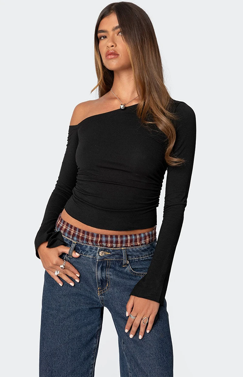 Edikted Stacie Asymmetric Long Sleeve Top