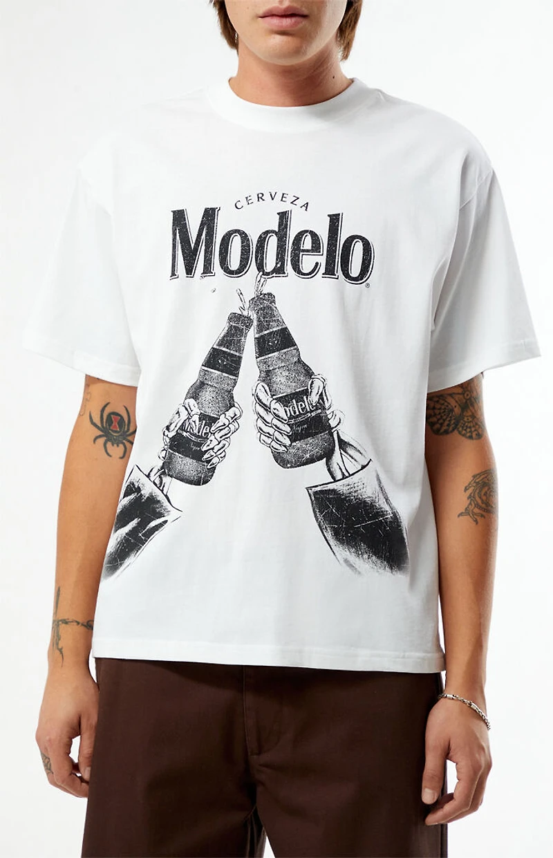 Modelo Salud Dia De Los Muertos T-Shirt