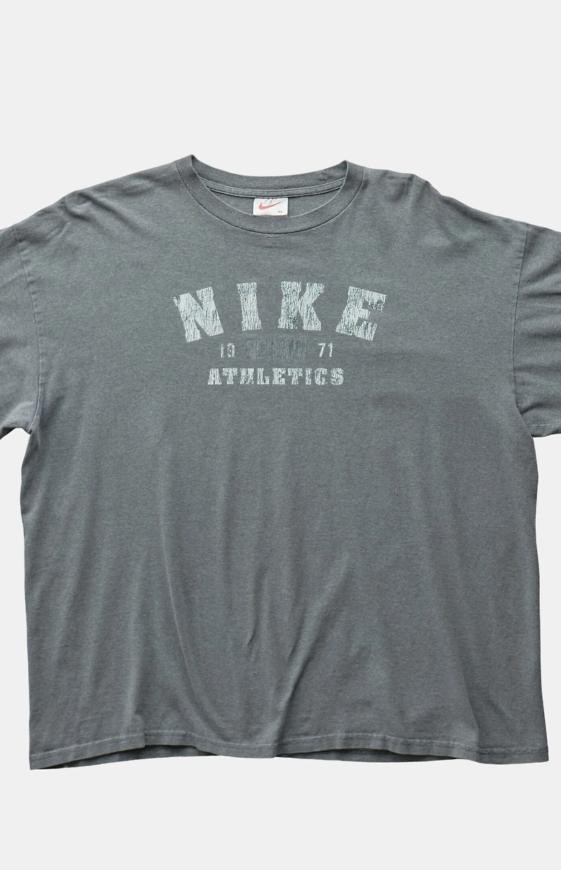 PS VINTAGE '2000s Nike Athletics T-Shirt