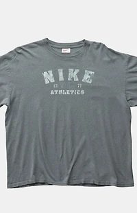 PS VINTAGE '2000s Nike Athletics T-Shirt
