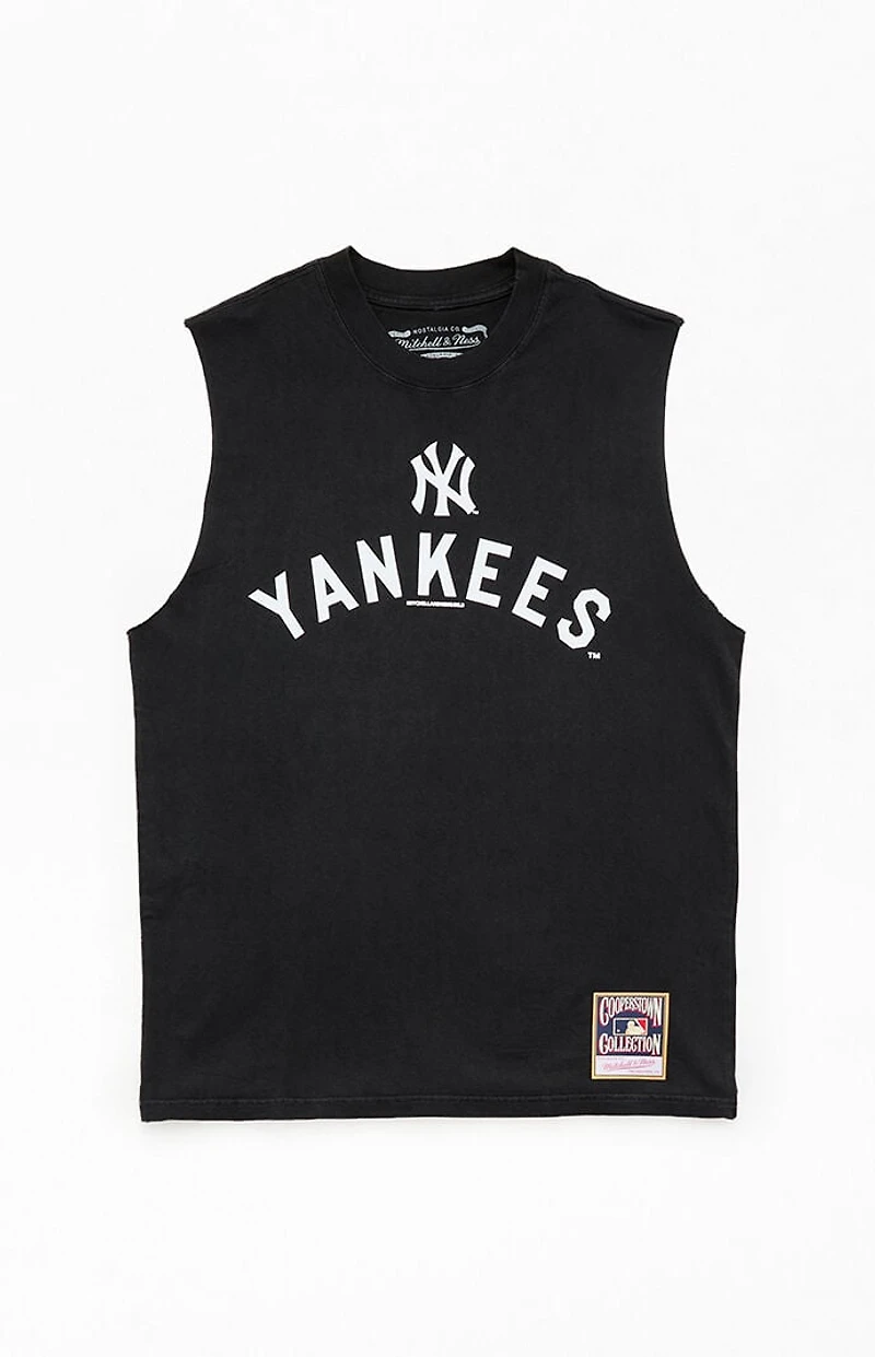 Mitchell & Ness Yankees Cut-Off Muscle T-Shirt