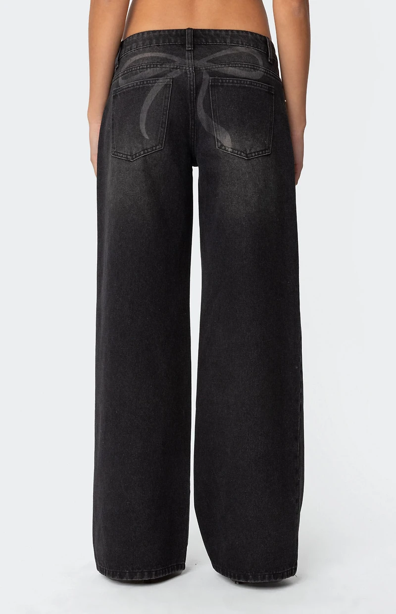 Edikted Vyxen Vintage Washed Low Rise Jeans