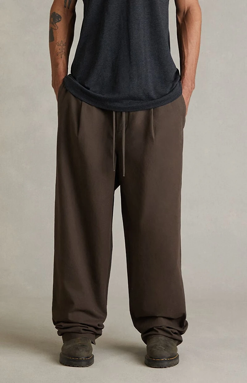 Fear of God ESSENTIALS Brown Pleated Baggy Pants
